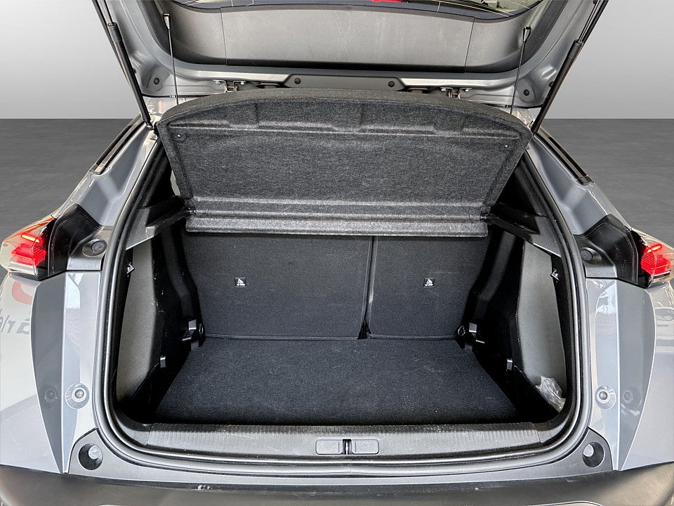 Bild på Peugeot 2008 Allure 1.2 PT 130hk CARPLAY P-SENSORER