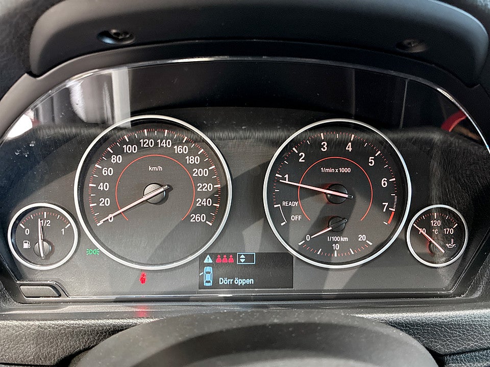 Bild på BMW 328i Touring Sport Line 245hk BACKSENSORER