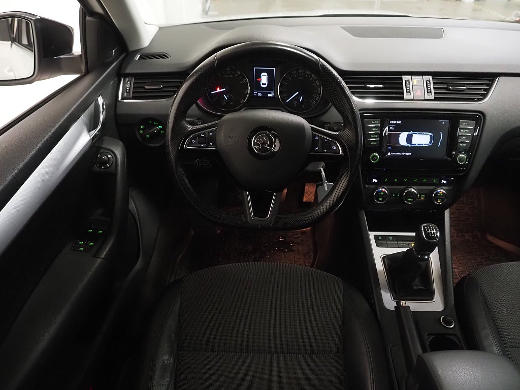 Skoda Octavia Kombi 1.4 TSI 150hk SportLine Premium Drag Värmare 2017