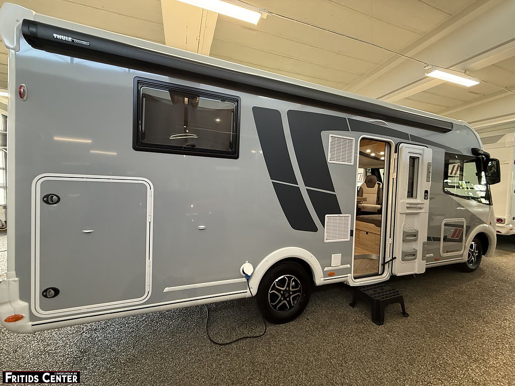 CHALLENGER 3048 Graphite Edition M26 180 hk Automat Dieslvärmare Quenn taks