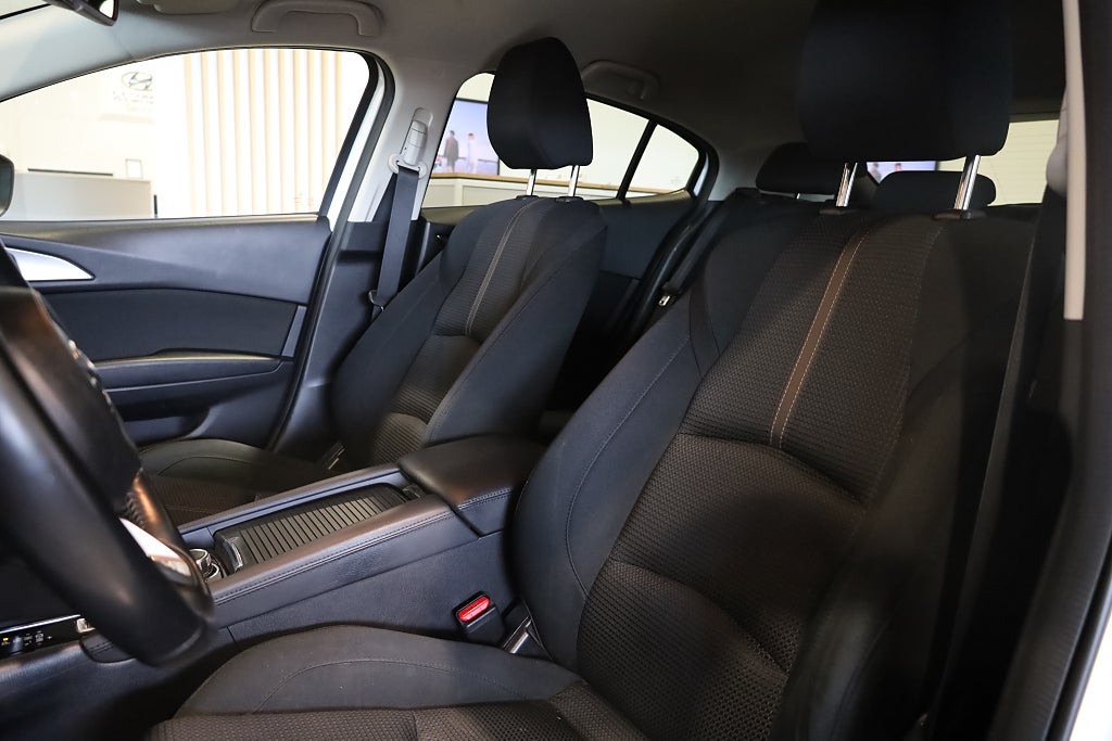 Mazda 3 Sport 2.0 SKYACTIV-G AUT M-Värme Navi Blåtand Rattvärme 2018