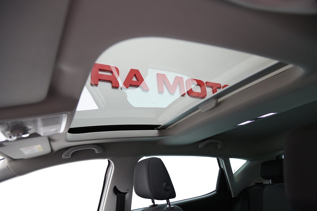 Seat Leon 1,0 TSI Style 115Hk Panorama Kamera P-sensorer 2020