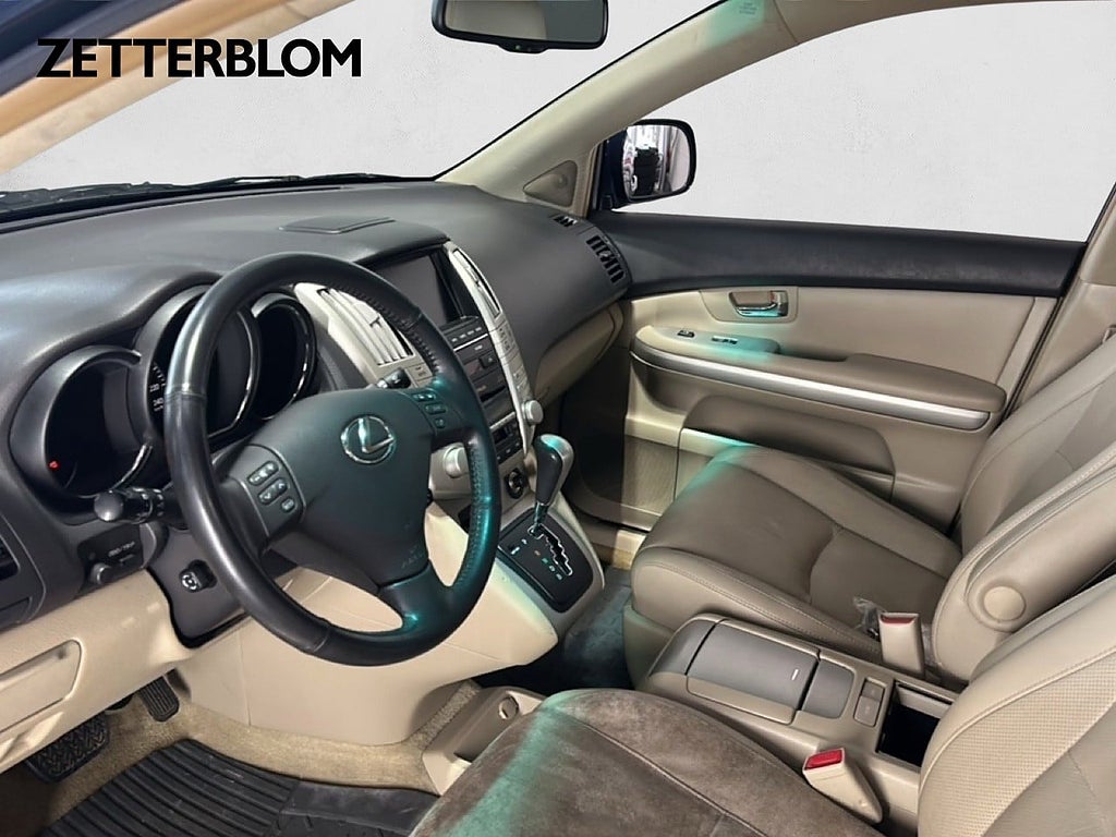 SUV Lexus RX 8 av 19