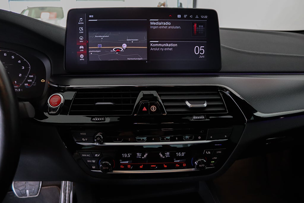BMW M5 Competition Kolfiber Massage Milltek HuD 360 H/K