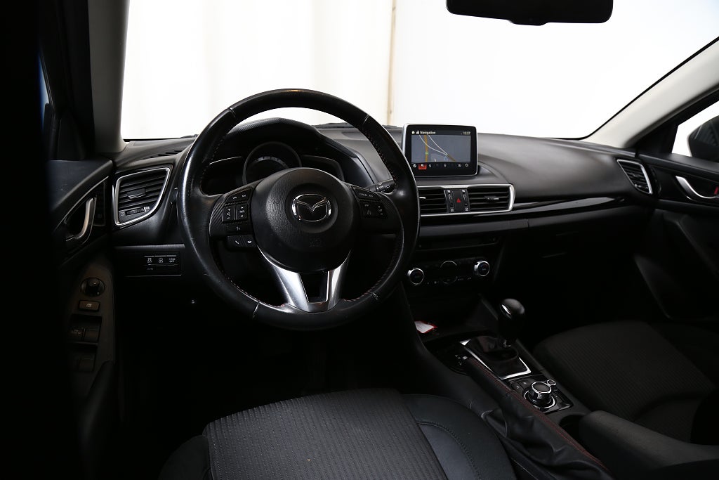 Mazda 3 2,0 SKYACTIV-G 120hk Aut 5D Navi P-sensorer 2013