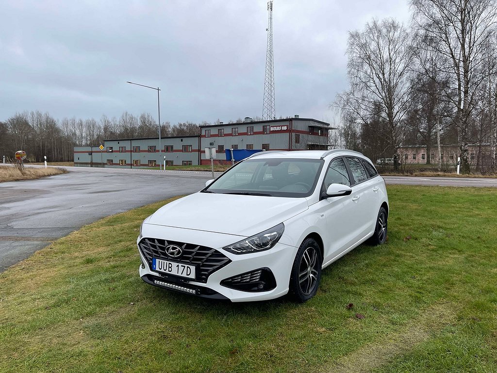 Hyundai i30 Kombi 1.0 T-GDI AUT Essential CARPLAY B-KAMERA