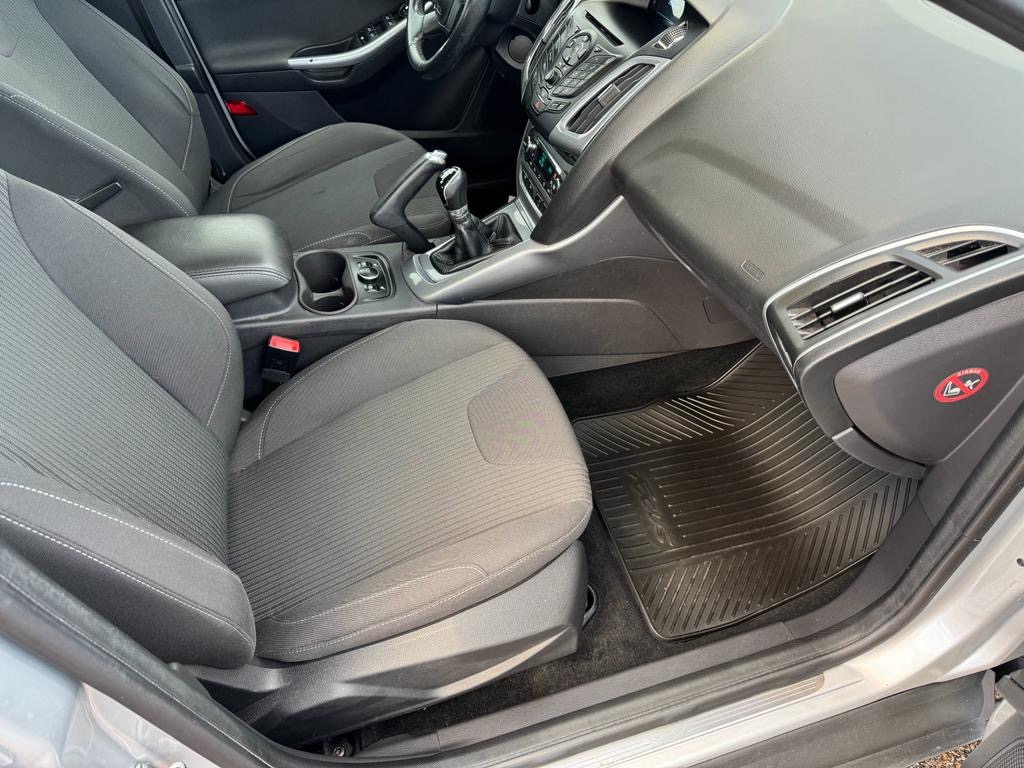 Ford Focus Kombi 1.0 EcoBoost Euro 5 2013, kuva 5/45