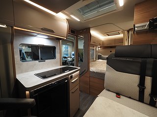 Husbil-halvintegrerad Knaus Van Ti 550 MF 13 av 18