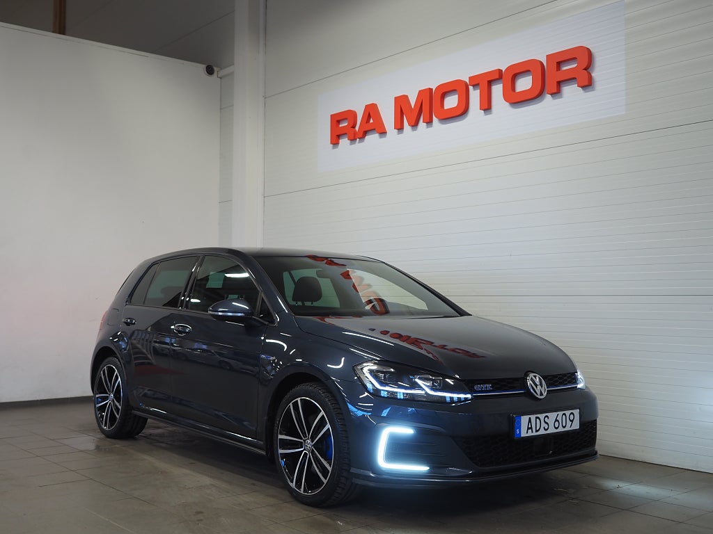 Volkswagen Golf GTE TSI 204hk Plug-In |Cockpit|Värmare|Navi|Kamera| 2018