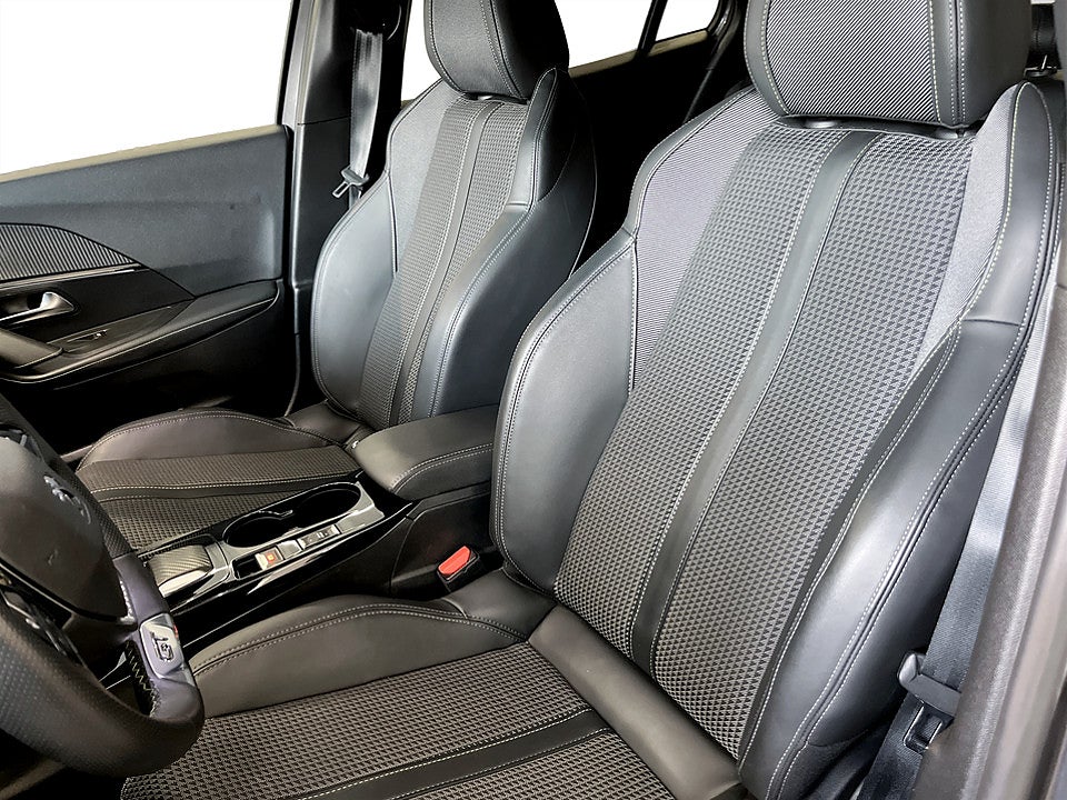 Bild på Peugeot 2008 GT 1.2 PT 130hk Aut RÄNTEKAMPANJ MED DNB 3,99%