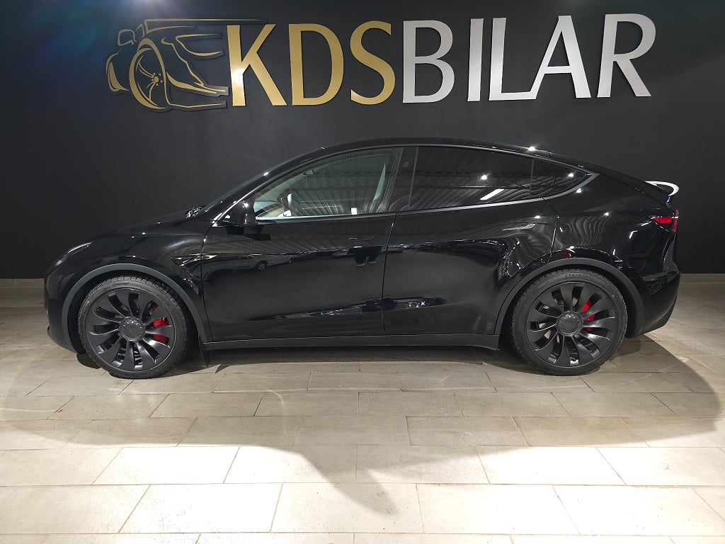 Tesla Model Y Performance 534hk 4WD | Panorama | Navi | Drag