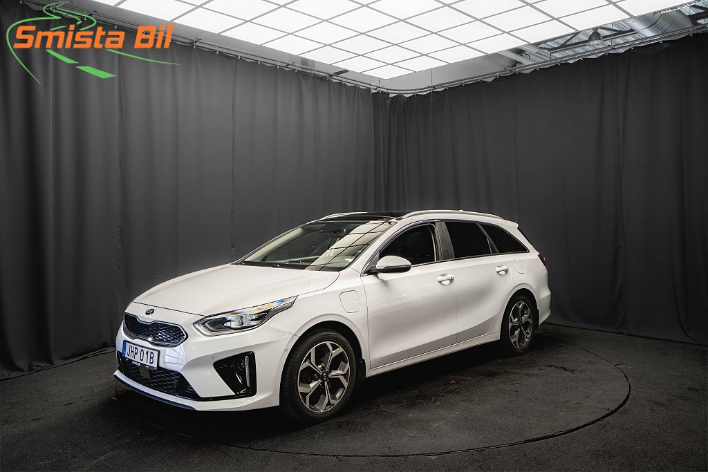 Kia Ceed SW Plug-in Advance Plus 2 PANO DRAG LÄDER M&K-VÄRMARE