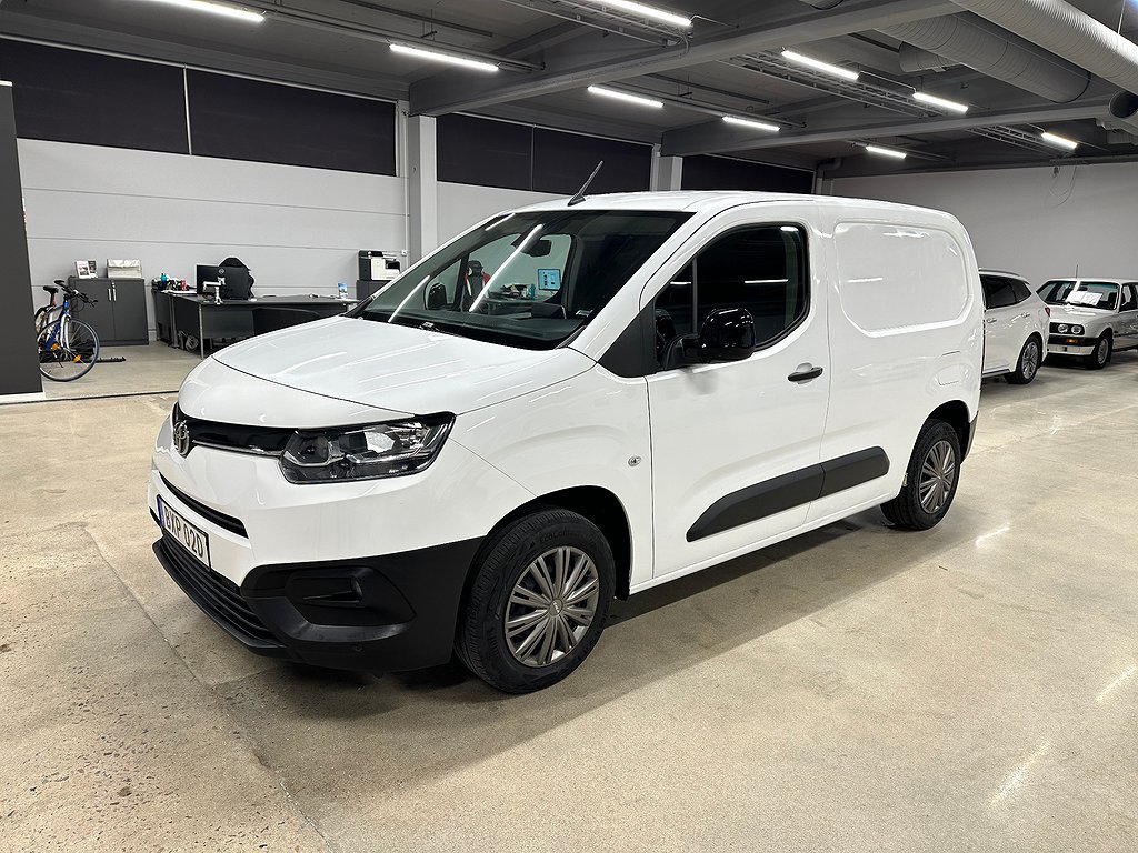 Toyota ProAce City 1.5D Värmare Backkamera MOMS 102hk