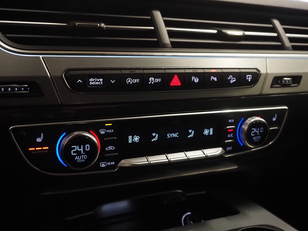 Audi Q7 3.0 TDI V6 272hk Quattro S Line 7-Sits Cockpit Bose Drag 2016