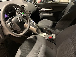 Halvkombi Toyota Auris 11 av 22