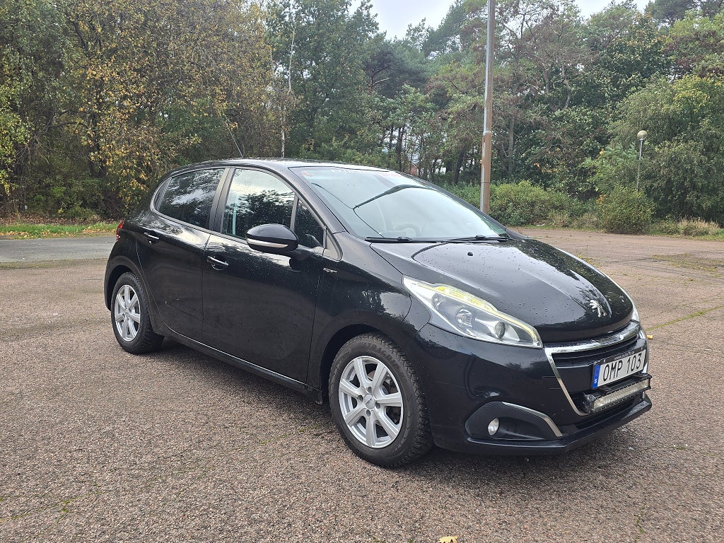 Peugeot 208 1.2 PureTech/82hk/1 år garanti Euro 6/Ny besikt