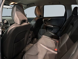 Volvo XC60 D4 Geartronic Business Ed. Drag Mvärm Dvärm S/V-hjul – bild 13