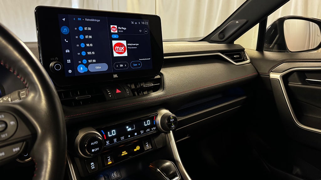 Toyota RAV4 Plug-in Aut AWD Style Dragkrok Värmare Adp-fart Kamera bild 17