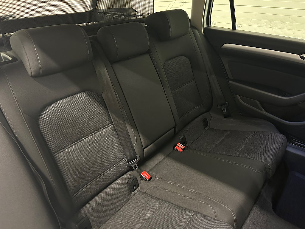 Volkswagen Passat SC 2.0 TDI 4Motion D-Värm Navi Drag P-Sen 2017