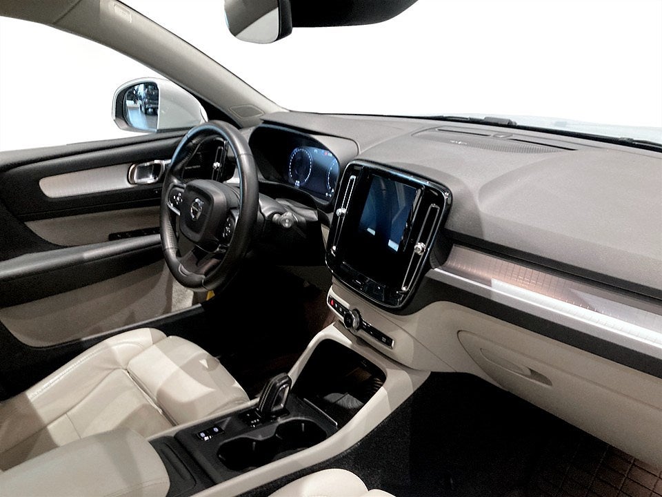 Bild på Volvo XC40 Momentum T5 250hk Aut - H/K,PANO,360-KAMERA