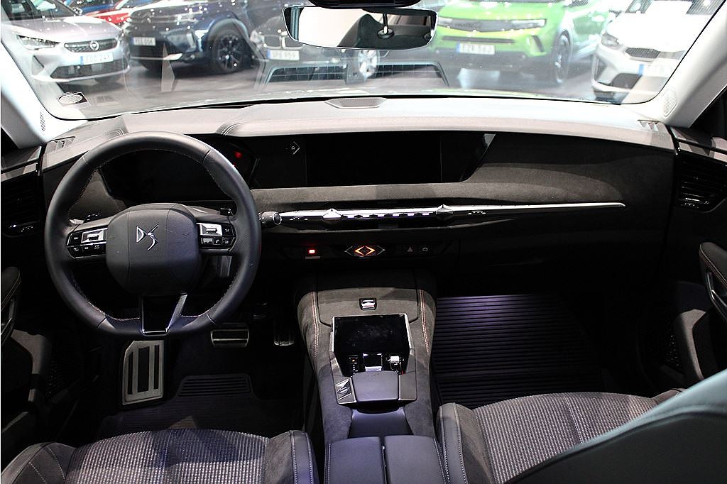 Bild på DS 4 Performance Line E-Tense 225hk Aut - MOTORISERAD BAKLUCKA, B-KAM