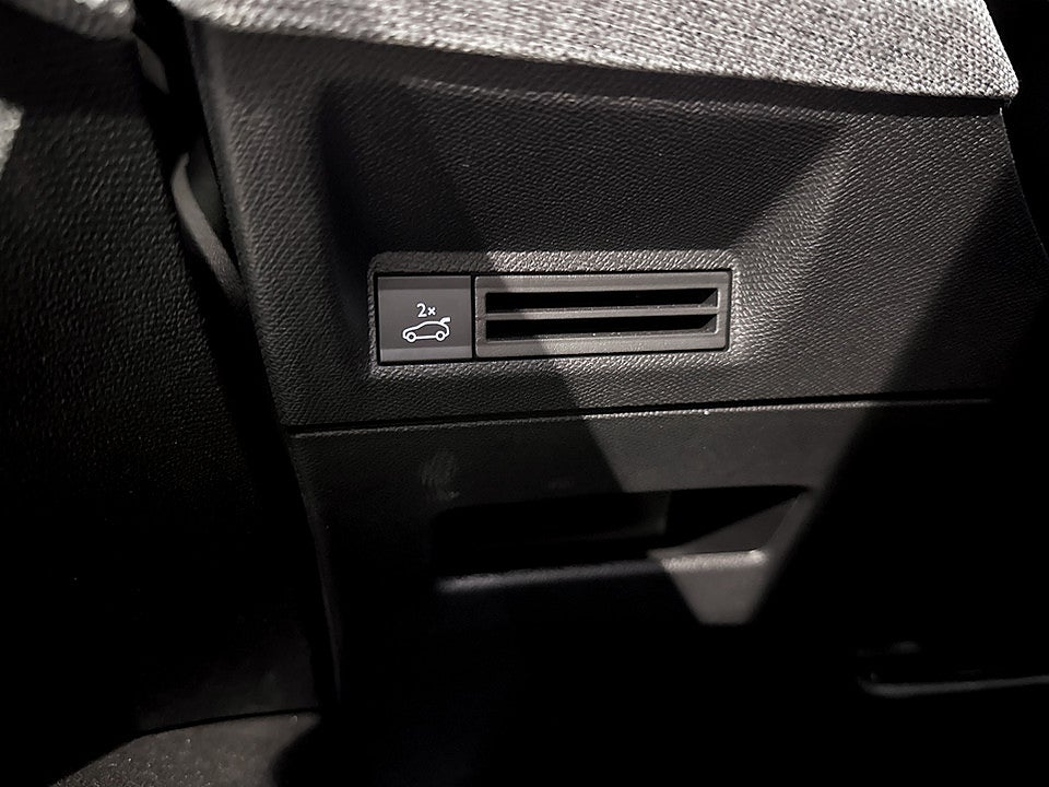 Bild på Peugeot 5008 GT Hybrid 145hk Aut 7-SITS B-KAMERA CARPLAY