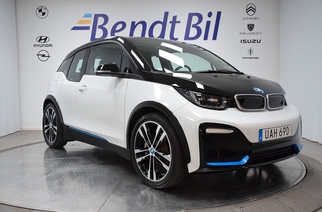 BMW i3s 120 Ah Charged / 20" /Navigation / 2941 Mil /1 ägare