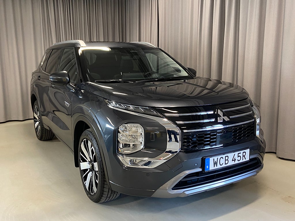 Mitsubishi Outlander LaddHybrid 306hk Instyle Panorama Navi Yamaha