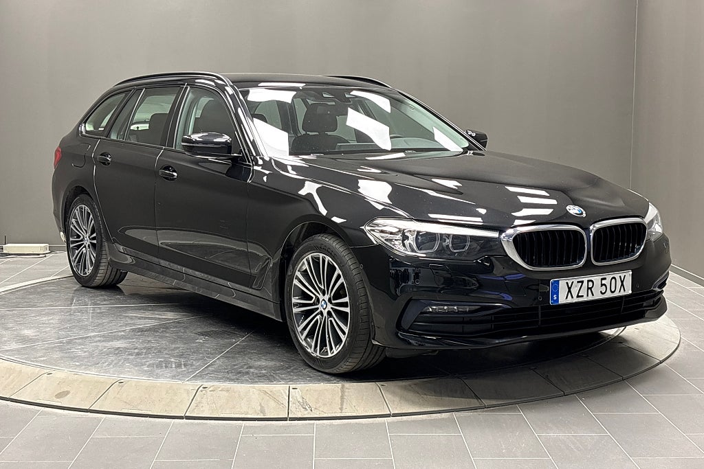 BMW 520d xDrive Touring-Sport line-Dragkrok-Rattvärme