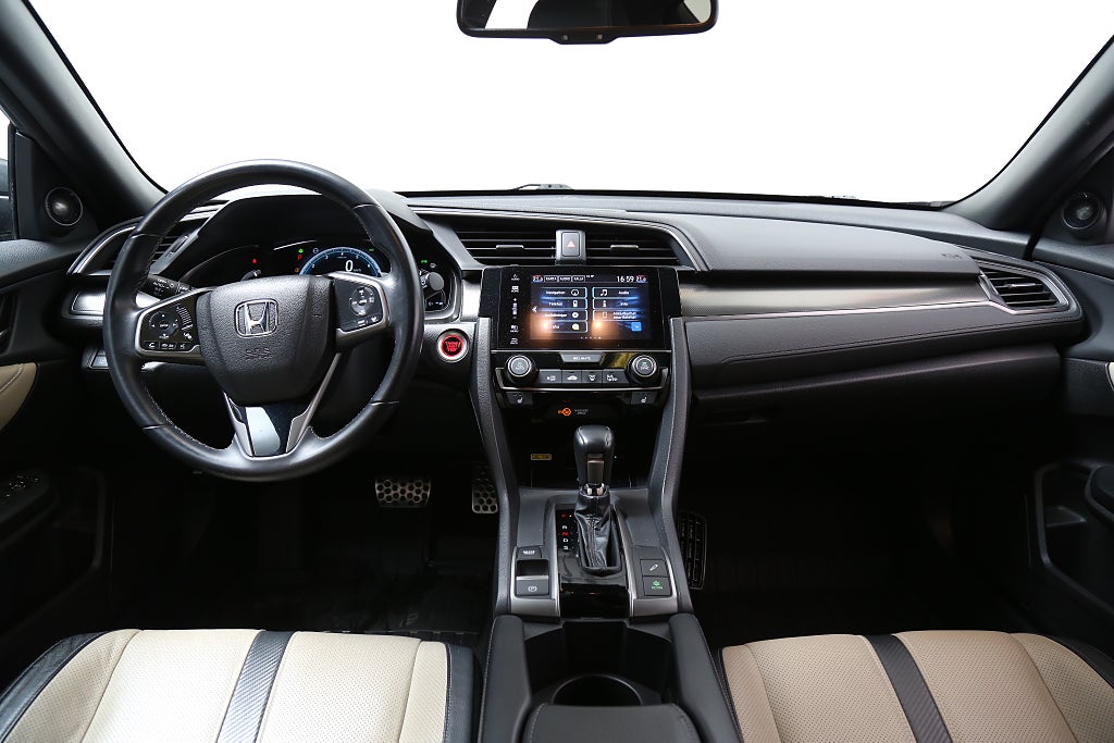 Honda Civic 1,5 i-VTEC Turbo Prestige Aut 5D Motorvärmare 2017