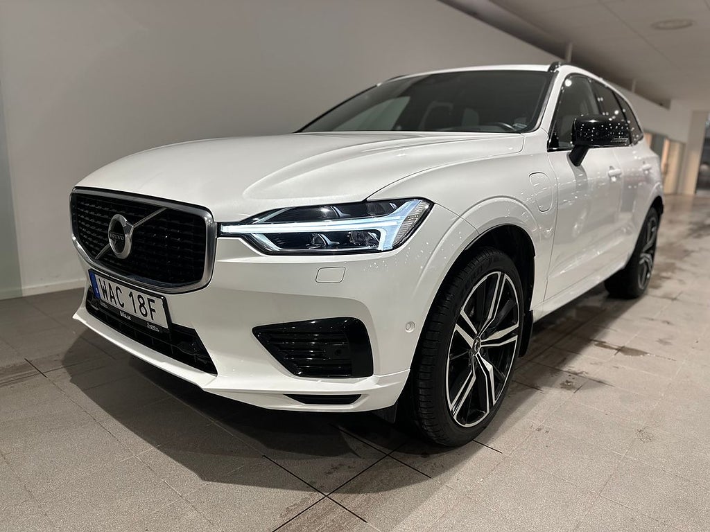 Volvo XC60 T8 TE R-Design, 360 kamera, Panoramatak, Dragk...