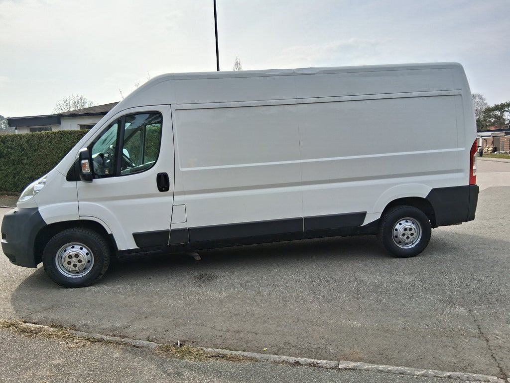 Peugeot Boxer Van 335 2.2 HDi