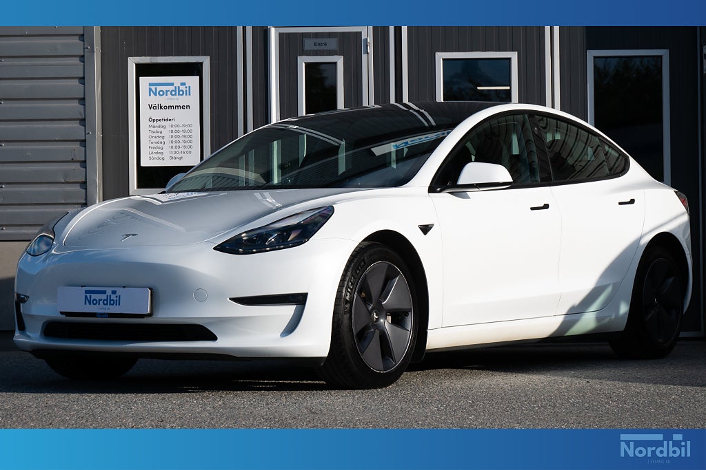 Tesla Model 3 Long Range AWD Premium Dragkrok ACC Boost Autopilot