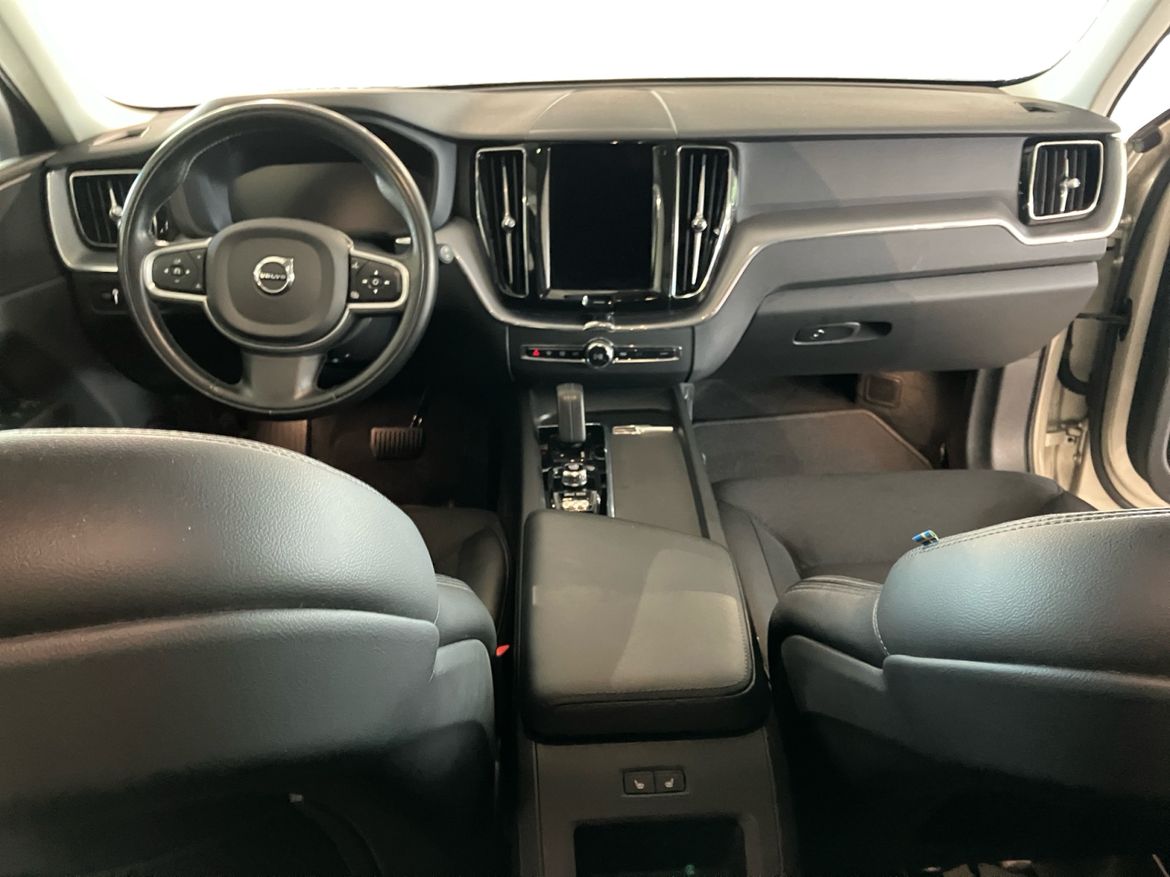 Volvo XC60 B4 AWD Diesel Mom Adv Edt 2021, bild 6/46