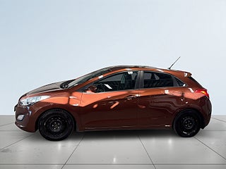 Hyundai i30 1.6 CRDi Select S&V-däck/Dragkrok/Motorvärmare – bild 4
