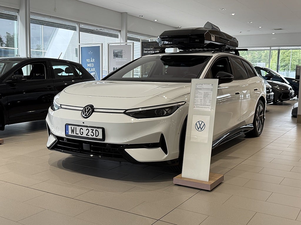Volkswagen ID.7 Tourer Pro S 86 kWh 286hk Dragkrok Lagerbil SWE Edition