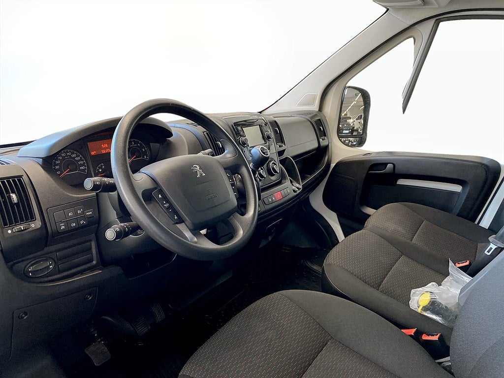 Bild på Peugeot Boxer PRO+ L3H2 2.2 BHDi 140hk - DRAG, B-KAMERA