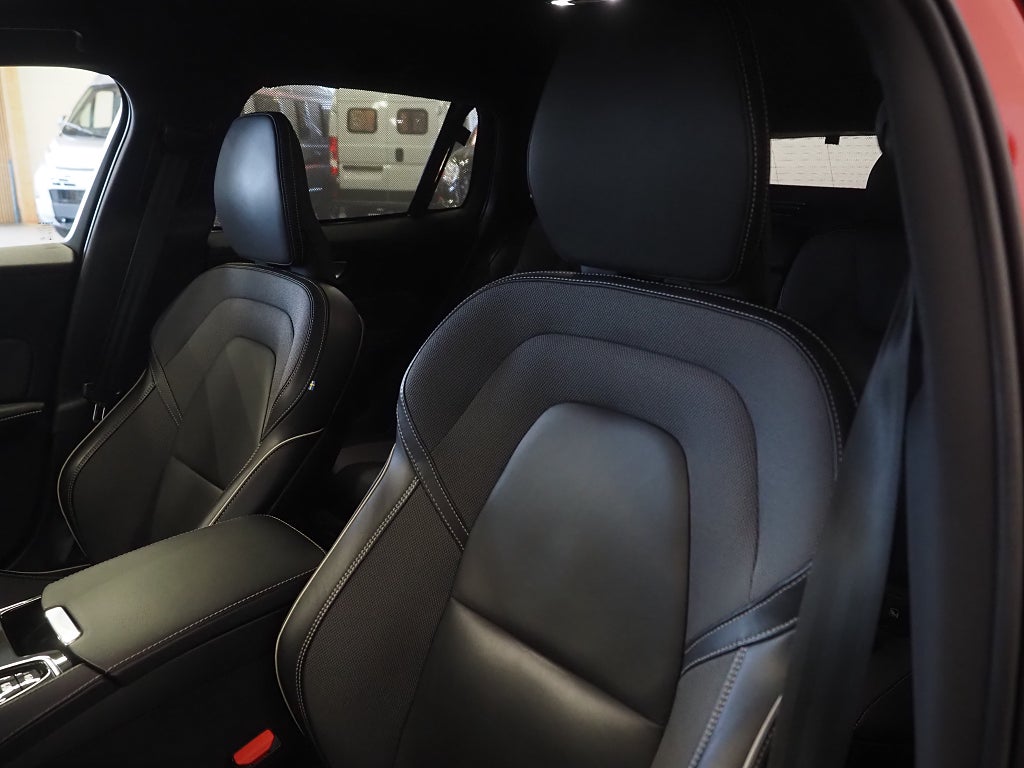 Volvo V60 Recharge T8 AWD Geartronic R-Design H/K 360° Drag Navi 2021
