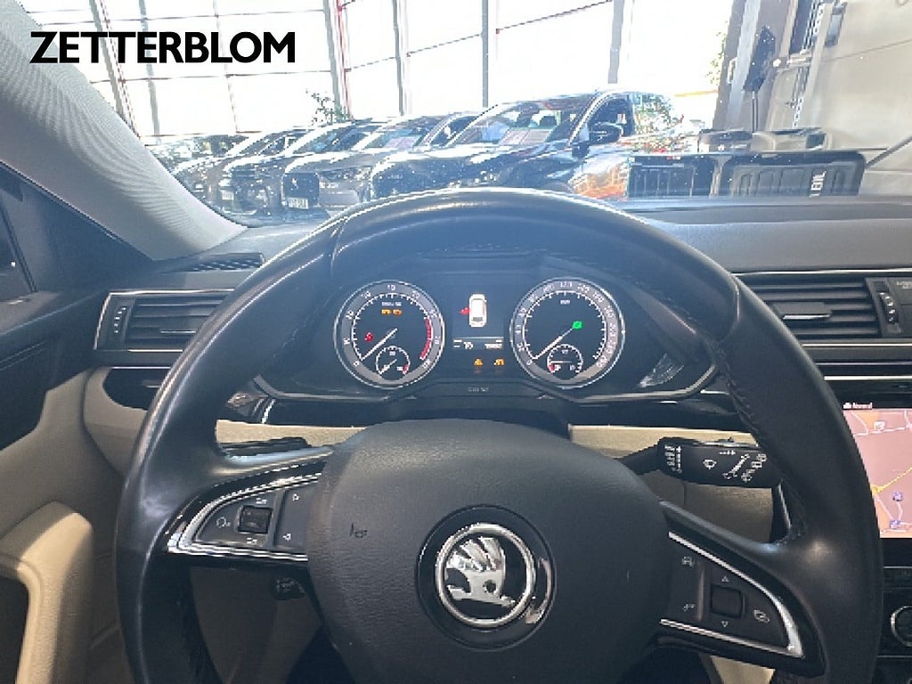 Kombi Skoda Superb 11 av 19