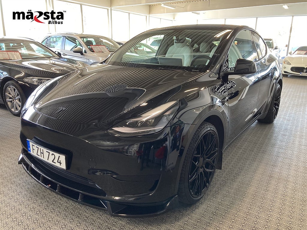 Tesla Model Y Standard Range RWD (299hk) Moms