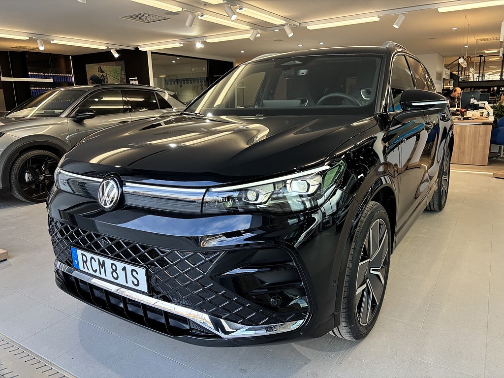 Volkswagen Tiguan eHybrid R-Line-Edition OMG LEV 4595kr/mån Dragpaket