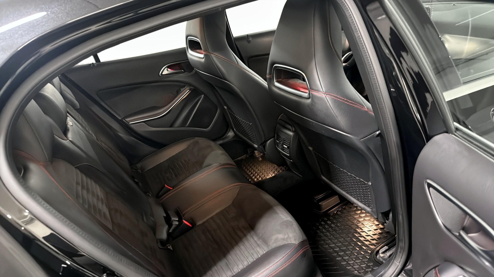 Mercedes-Benz GLA 2020, bild 5/25