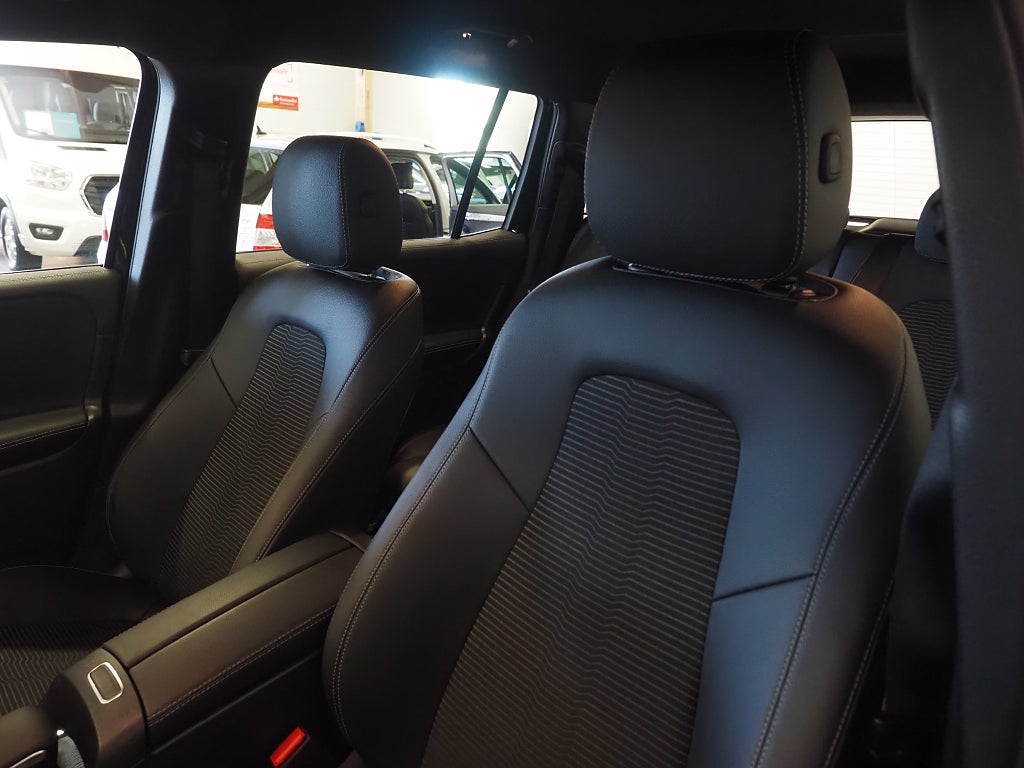 Mercedes-Benz GLB 200 7G-DCT 163hk |7-sits|Widescreen|Drag| 2023