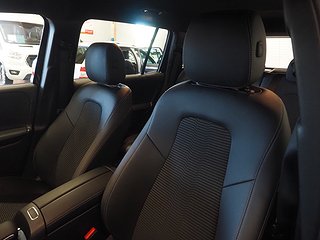 SUV Mercedes-Benz GLB 12 av 21