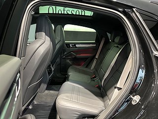 SUV Porsche Cayenne 10 av 17