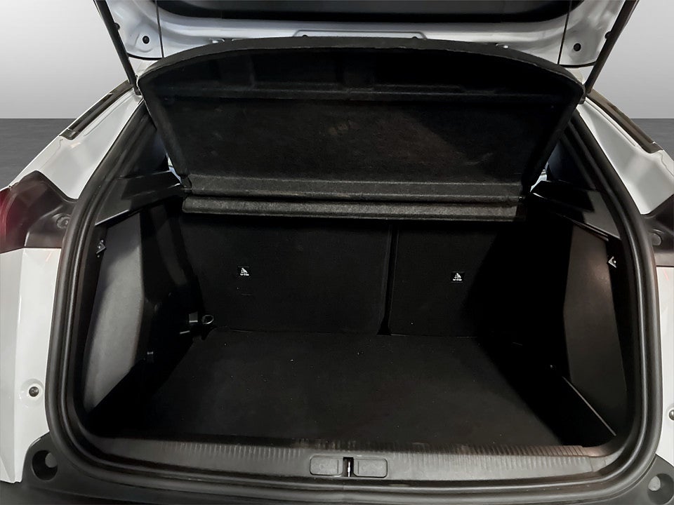 Bild på Peugeot 2008 Allure 1.2 PT 130hk B-KAMERA CARPLAY