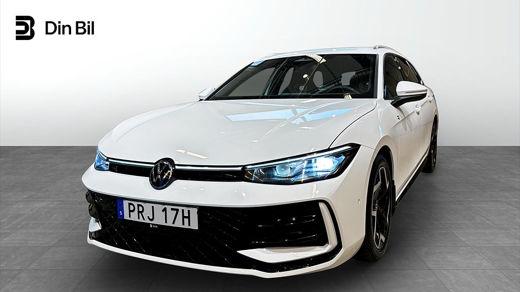 Volkswagen Passat R-Line TDI193 DSG 4M P-värmare/Drag/DCC