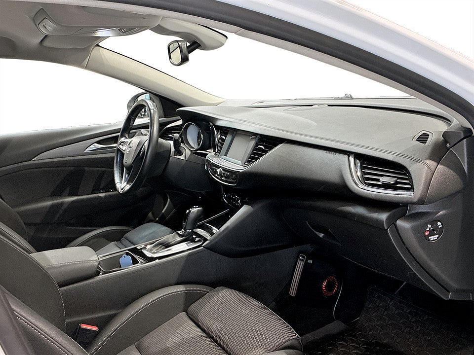 Bild på Opel Insignia Sports Tourer 1.5 Turbo 165hk B-KAMERA RATTVÄRME