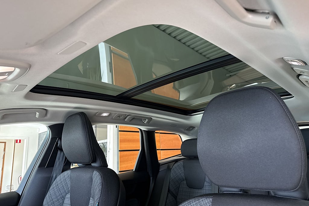 Volvo XC60 Recharge T6 AWD Aut Core Edition V-hjul Pano Kamera Nav miniatyr 21