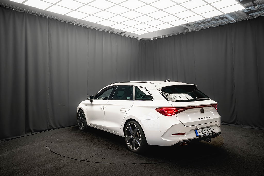 Cupra Leon e-Hybrid DRAG KAMERA ELSTOL MINNE 1-ÄGARE MOMS